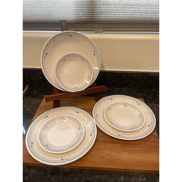 Corelle Country Violet Plates - Picture 1 of 5